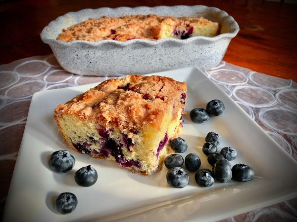 BLUEBERRY CRUMB CAKE - Dish off the Block